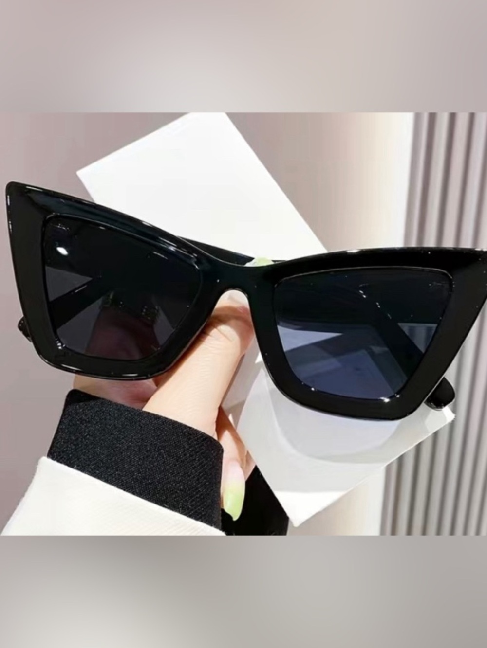 NEW Thick Black Cat Eye Sunglasses 400UV Last PAIR - Picture 3 of 5